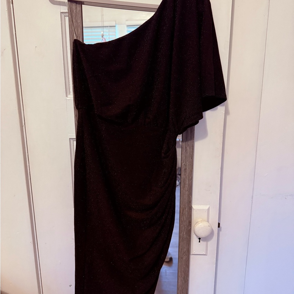 Main Strip Red One-Shoulder Ruched Cocktail Dress